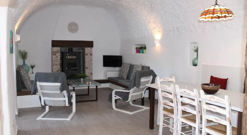 Cuevas Adonia - Image 1