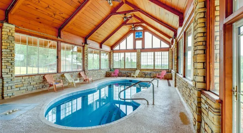 Hike and Fish Studio with Pool Access in Shirley! - Image 1