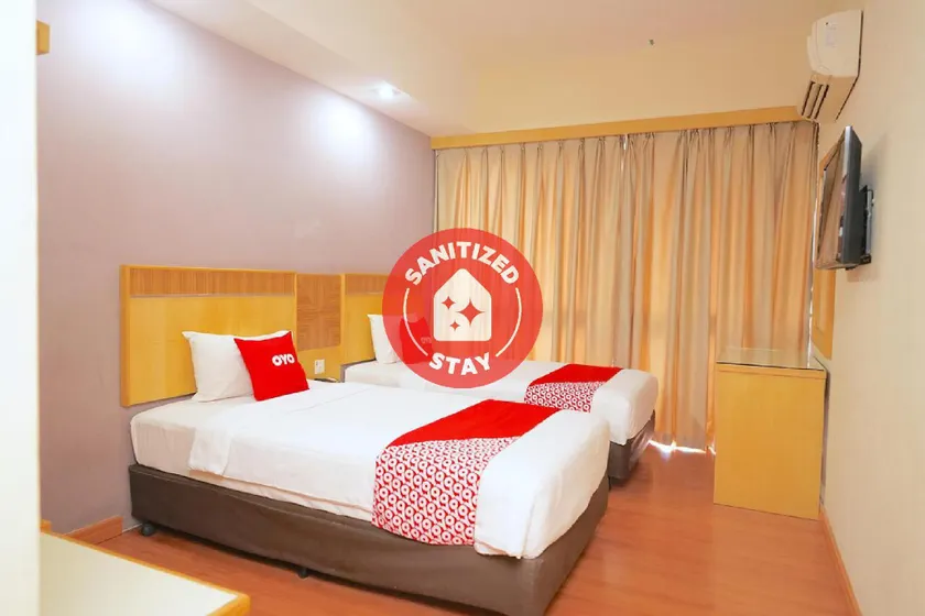 Houz Inn - Image 1