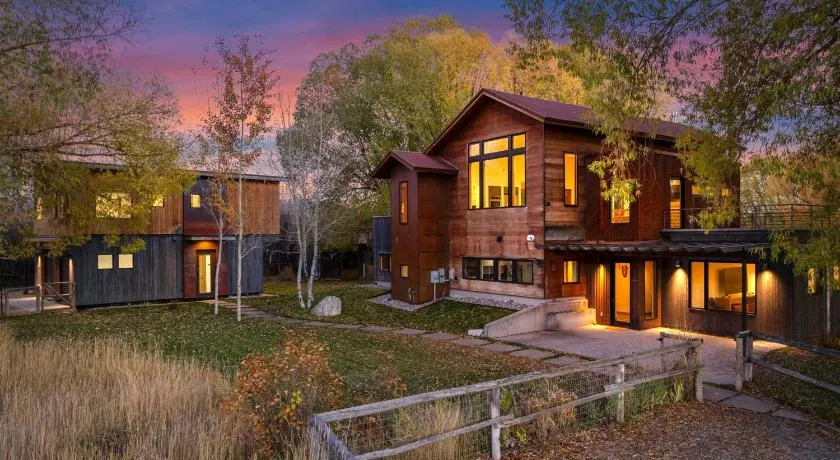 Abode at Alpenglow - Image 1