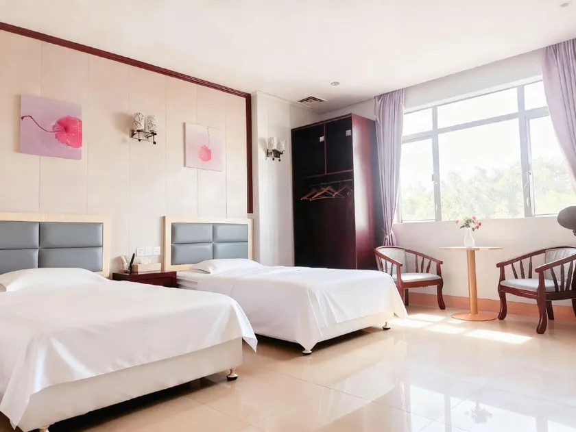 Tiantian Business Hotel - Image 1