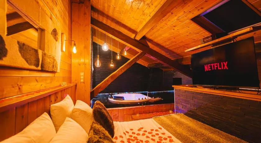 Le Chalet Loft and Spa - Image 1