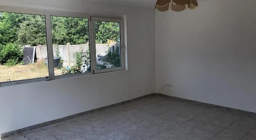 Feel Natural and Relaxed in a 3 Bedroom Apartment in Gyongyosfalu - Image 1