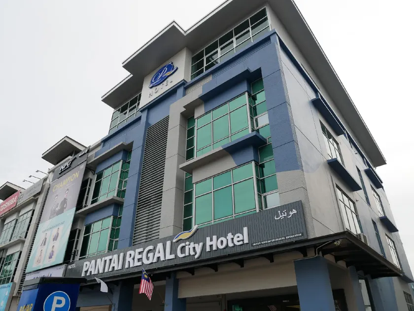 Pantai Regal City Hotel - Image 1