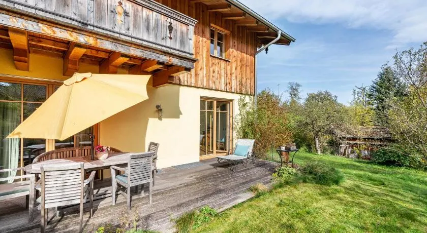 Apartamento \"Tegernseele\" com vista para a montanha, terraço privado e acesso Wi-Fi - Image 1