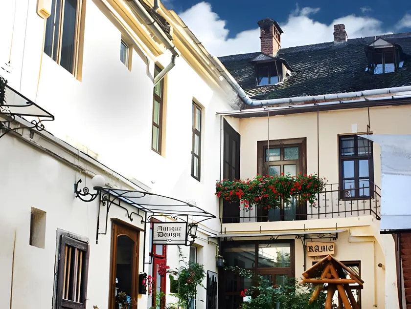 Casa Albert Boutique & Restaurant - Image 1