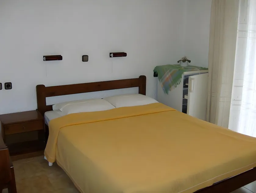 Hotel Lefkes - Image 1