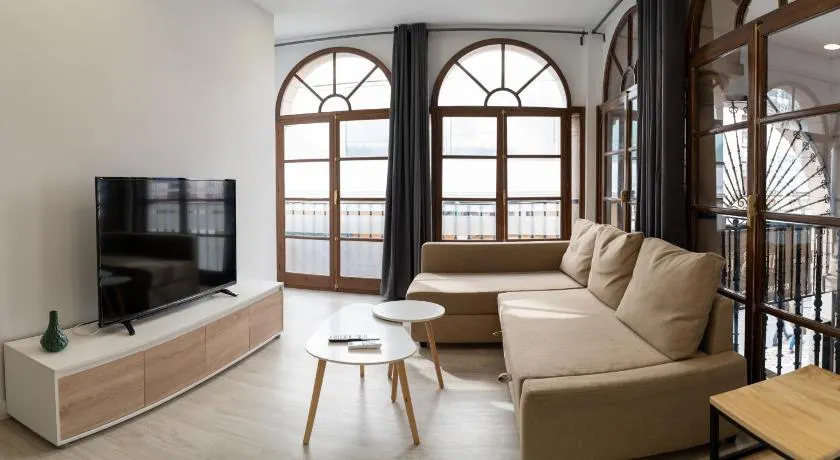 Espinel Apartments - Image 1