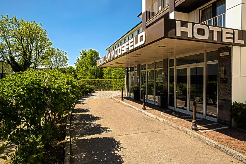 Hotel Am Moosfeld - Image 1