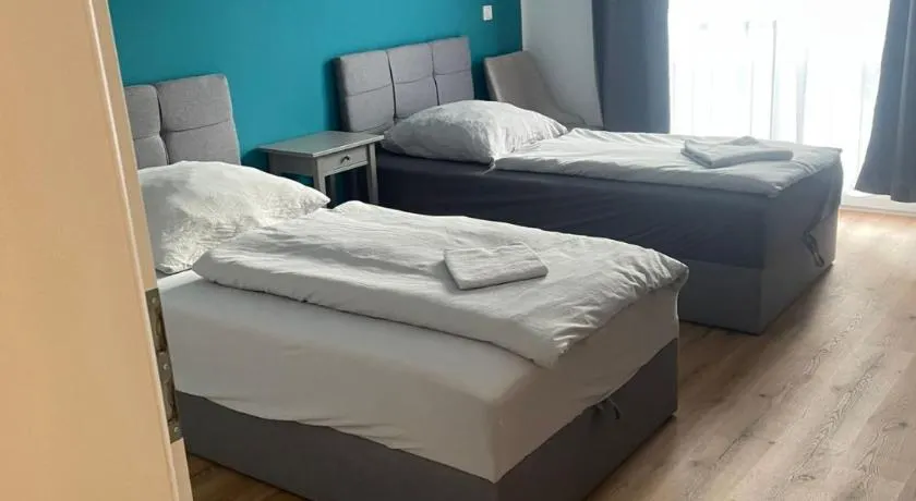 Krefeld City Central Apartments mit BalkonNetflix - Image 1