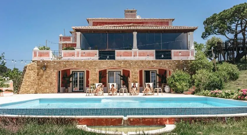 Dreamsea Surf Guest House - Image 1