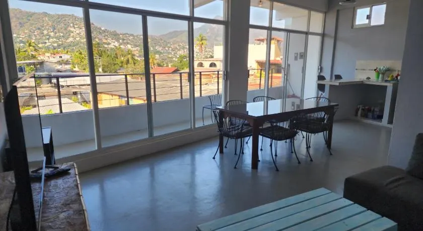 1 BR APT with AC , TV , wi-fi near DT and beach - Image 1