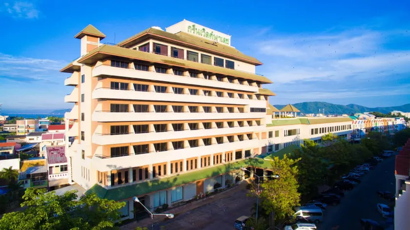 Green World Palace Hotel - Image 1