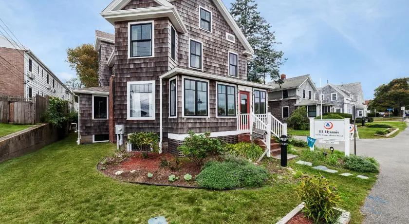 HI Hyannis Hostel - Image 1