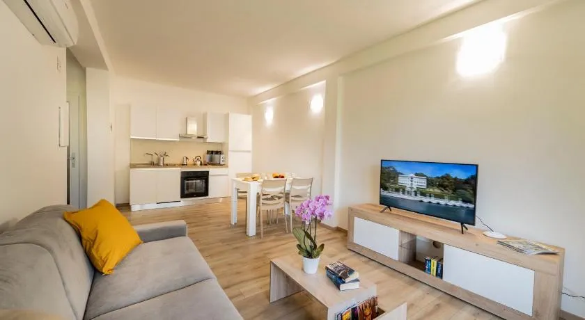 Como home residence - Image 1