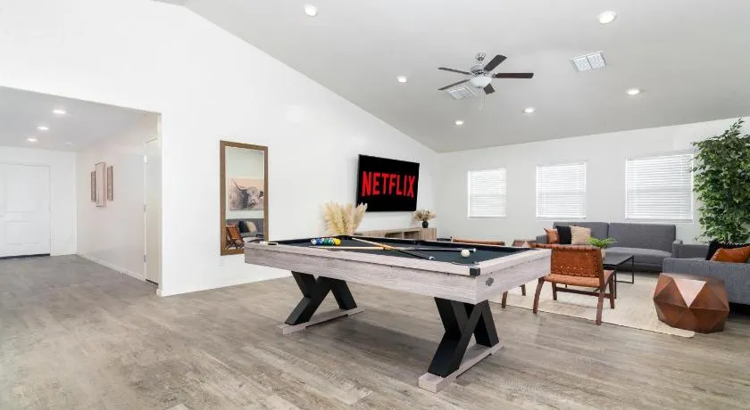 Spacious Family Oasis ~ PoolTable ~ Backyard ~ Pkg - Image 1