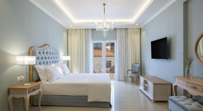 VK Luxury Suites With Private Parking - Image 1