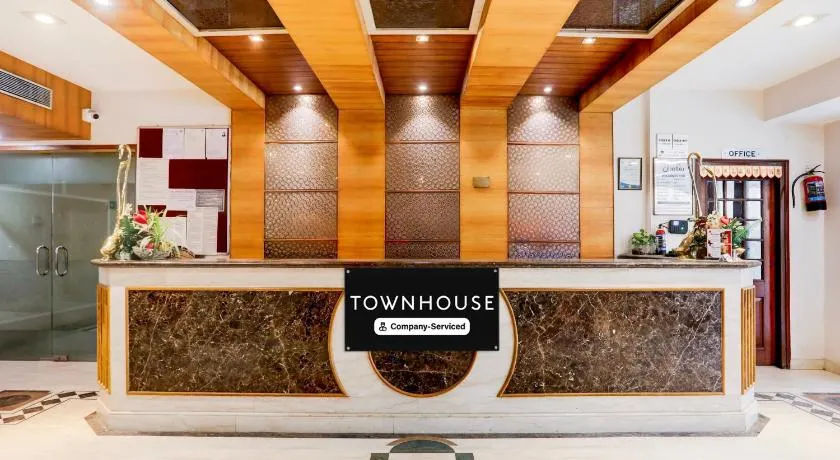 Super Townhouse Padav Square Gwalior Formerly Hotel Shelter - Image 1
