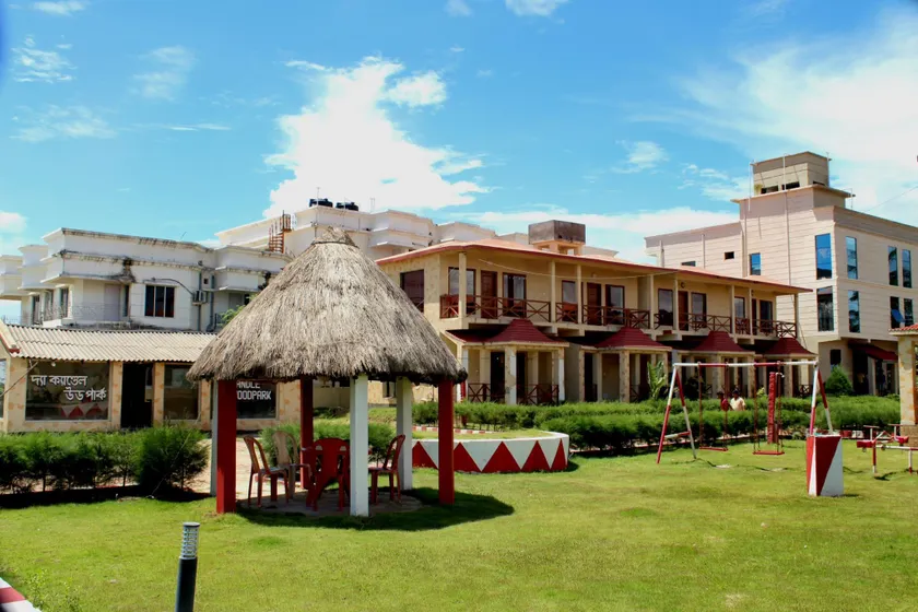The Candlewood Park Beach Resort - Image 1