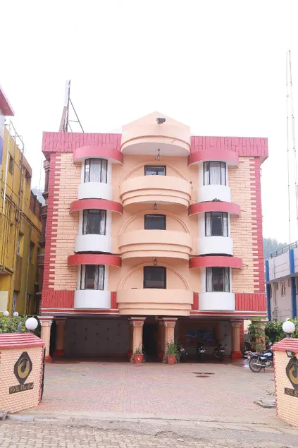 Hotel Blue Bird - Image 1