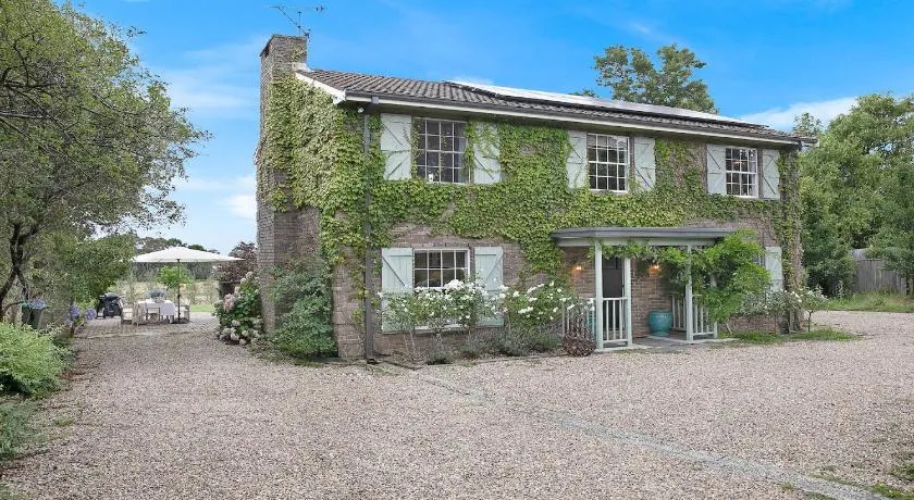 Merrigang Cottage, Bowral - Image 1