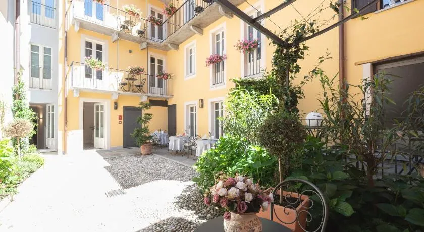 Antico Borgo B&B Cannobio - Image 1