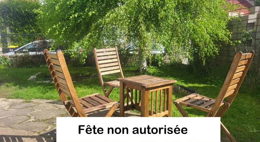 J1 St-Quentin-en -Yvelines Studio en Rez de jardin avec parking - Image 1
