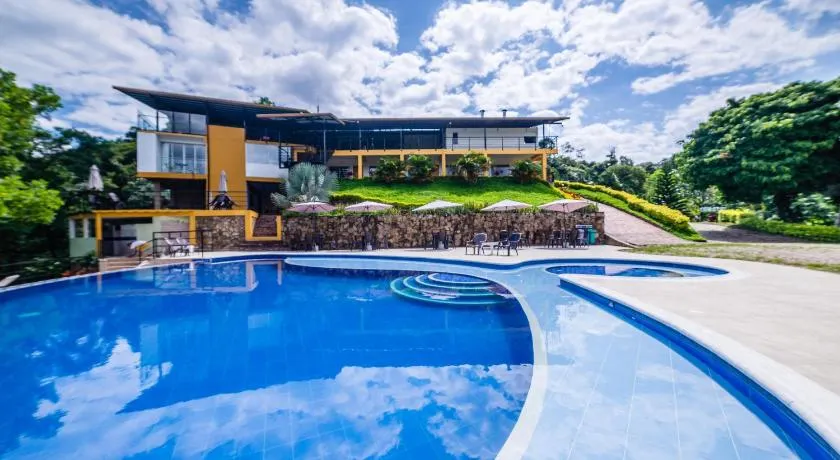 Tambo Eco Hotel - Image 1