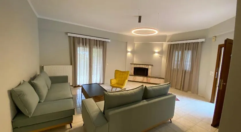 Coral Apartments - Image 1
