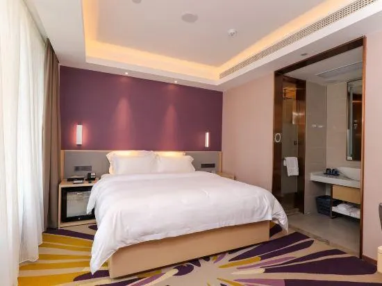 Lavande Hotel HeYuan HePing BaiSheng square - Image 1