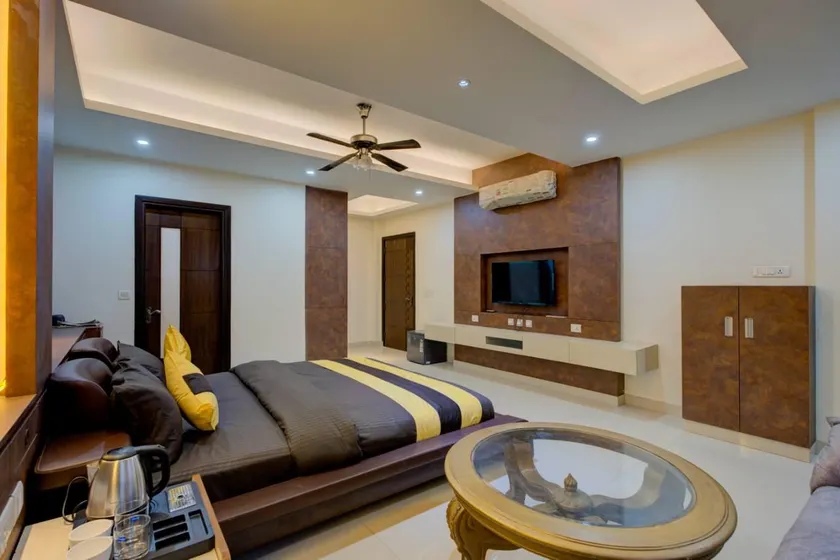 The Grand Rustam Villa - Image 1