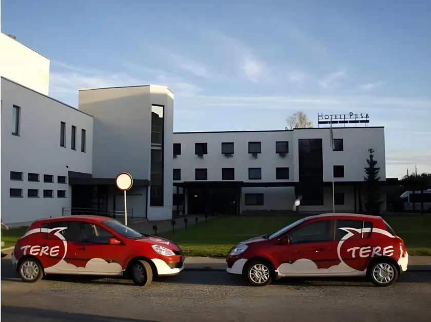 Pesa Hotel - Image 1