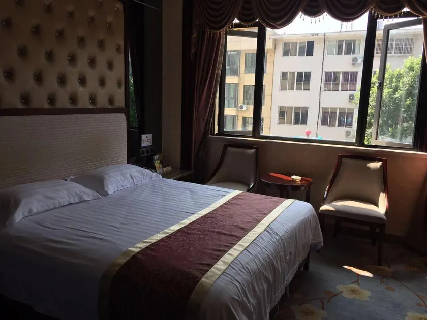Ya Shang Hotel - Image 1