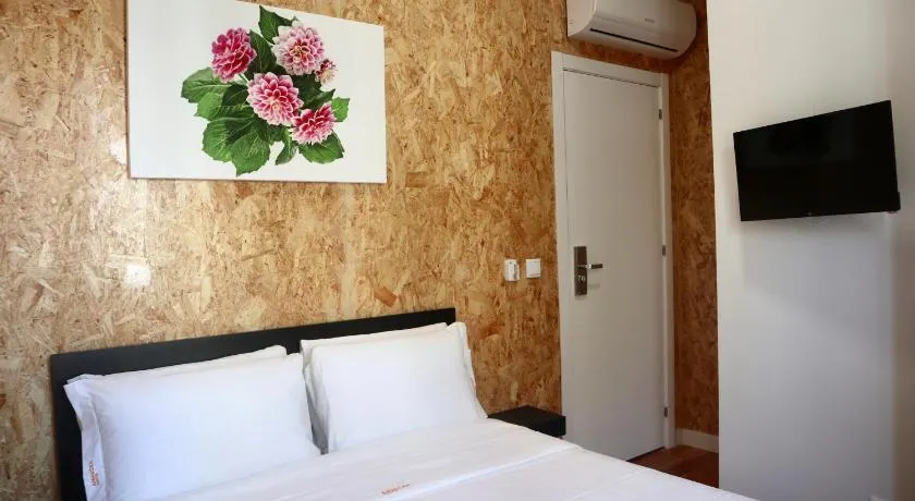Amadora Boutique Hostel - Image 1
