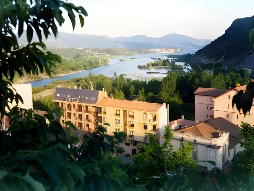 Hotel Dos Rios Origen - Image 1