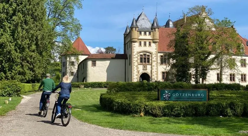 Schlosshotel Götzenburg - Image 1
