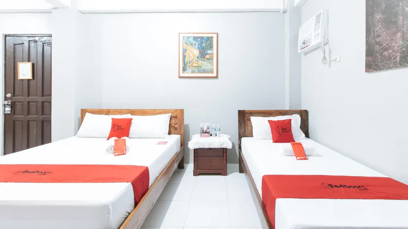 RedDoorz near Pasay Rotonda - Image 1