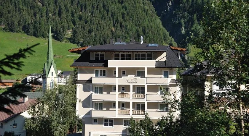 Hotel Garni Valülla - Image 1