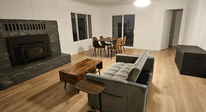 Beach House Retreat - Image 1