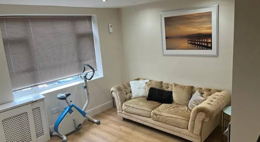 Fabulous 3 bedroom house , sleeps up to 5-7 guest. - Image 1