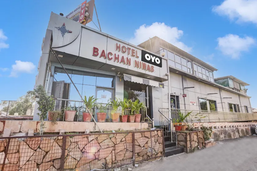 Hotel O BLUE BARREL HOTEL - Image 1