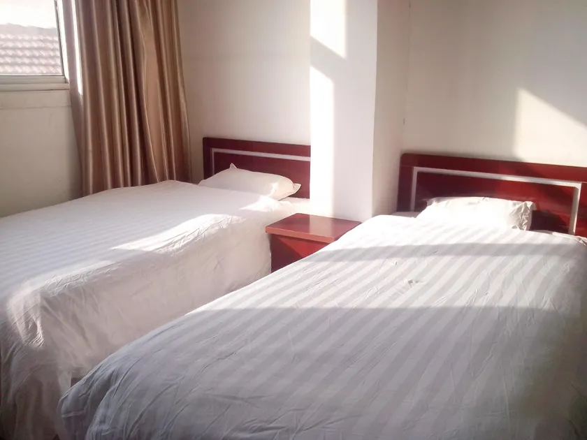 Luyuan Hotel - Image 1