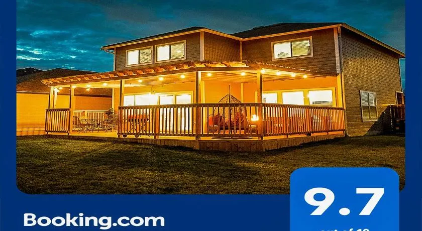 Cozy Home - Self Check-In w/Spacious Deck - Image 1