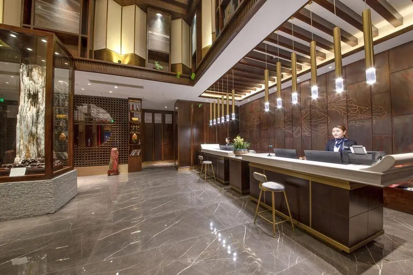 Sanjin International Hotel (Wuyi Station Development Avenue) - Image 1