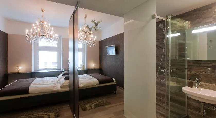 Piu Trendy Rooms - Image 1