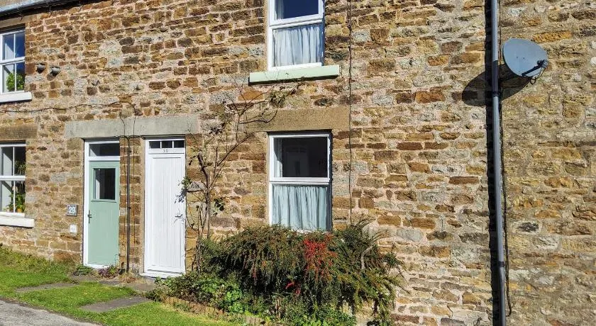 Rohan Cottage - Image 1