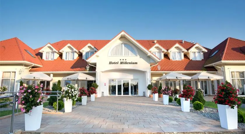 Hotel Millenium - Image 1