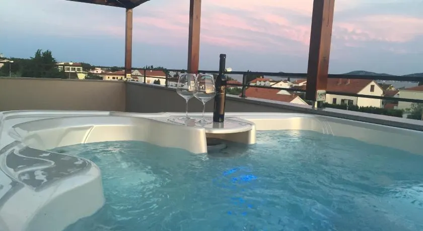 Apartment 3 with the private jacuzzi - Image 1