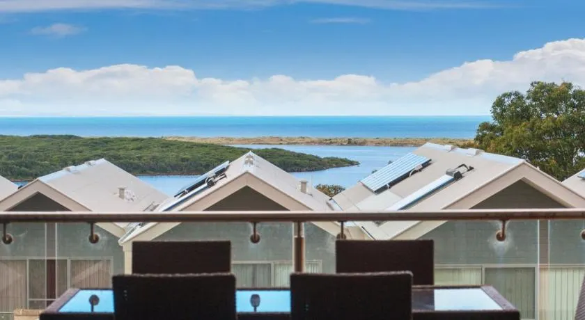 16 Seine Bay Apartment - Image 1