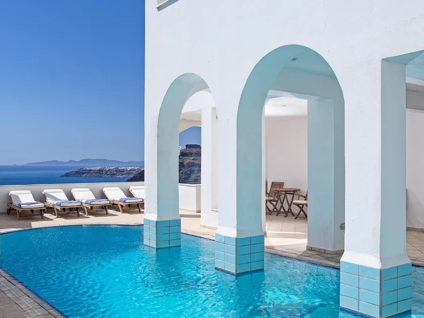 Atlantis Hotel - Image 1